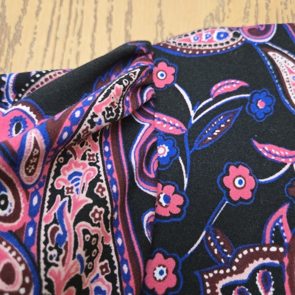 Paisley Print Women's Top in Black and Pink - Picture 5 of 6
